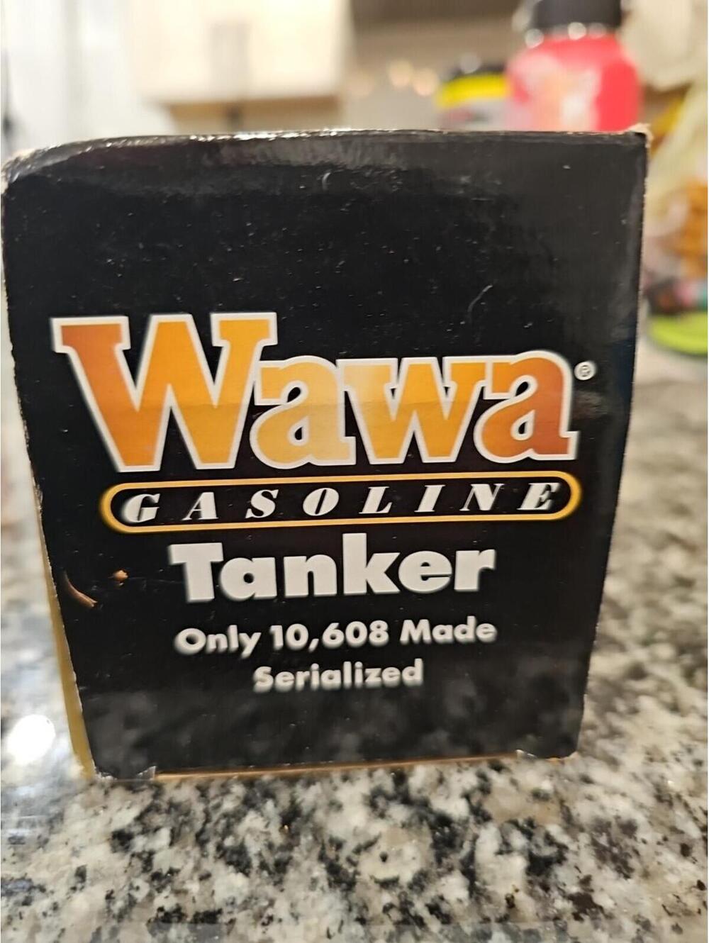 WAWA GASOLINE TOY TANKER 1ST IN SERIES (LIGHTS, SOUND AND COINBANK) RARE!!! - Picture 5 of 6
